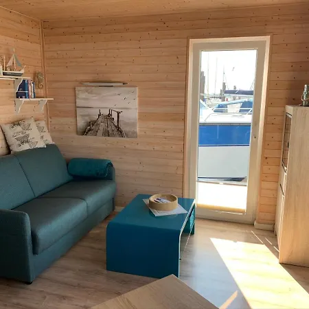 Hausboot Bosse * Φέμαρν