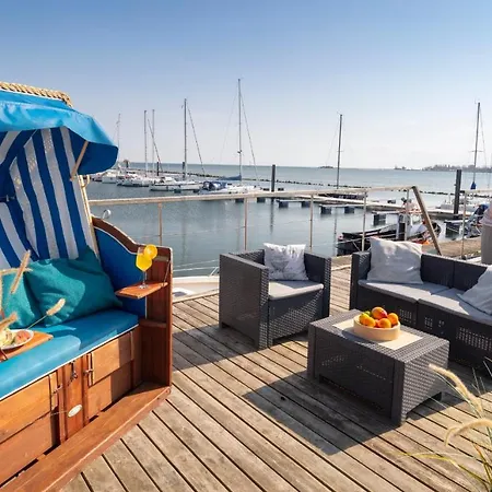 Hausboot Bosse Úszó hotel *