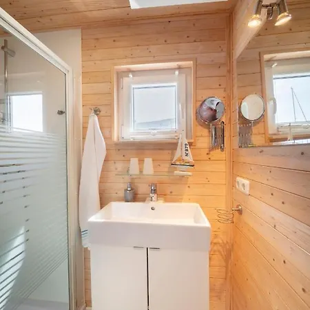 Hausboot Bosse Úszó hotel *