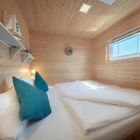 Úszó hotel Hausboot Bosse